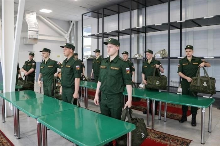 Что означает повышение призывного возраста для молодых россиян, идущих в армию