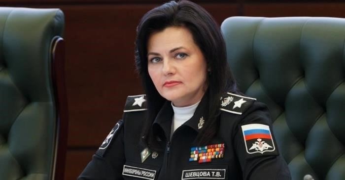 Юбки и погоны